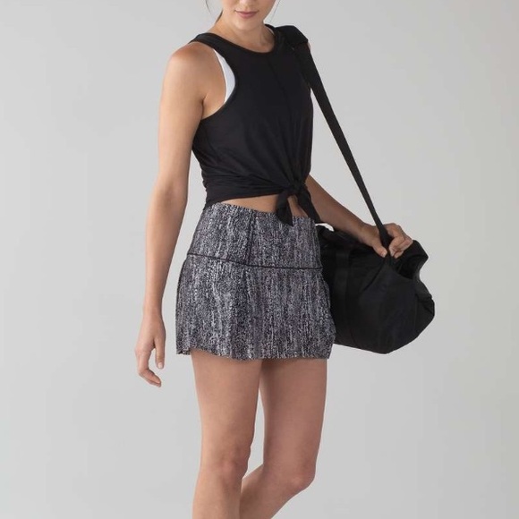 Lululemon Lost In Space Skirt Size 6 - Picture 2 of 7